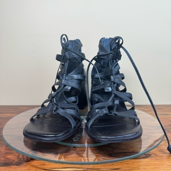 NEW Steve Madden Cherri30 strappy Sandal - black leather - Picture 8 of 16